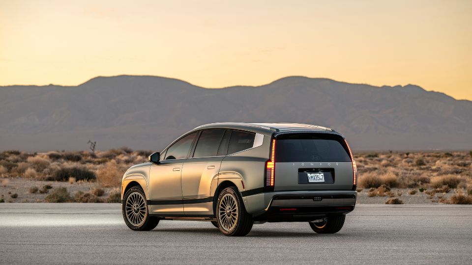 2026 IONIQ 9 Side